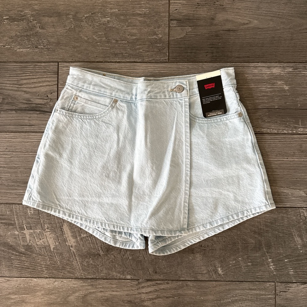 NWT Levi's Women's Denim Skort